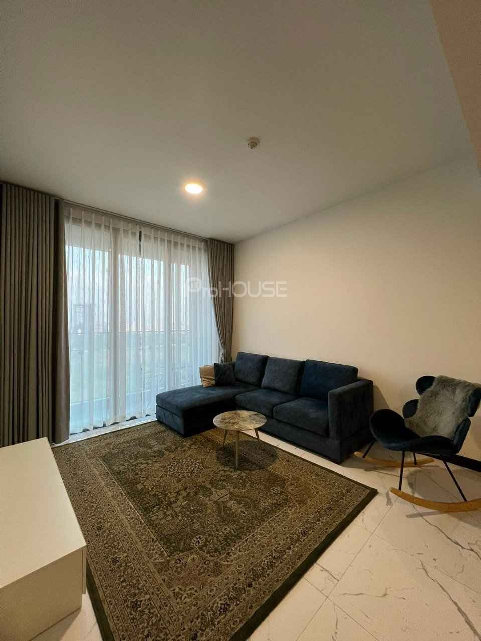 2 bedroom apartment for rent in Empire City with full furniture and open view 