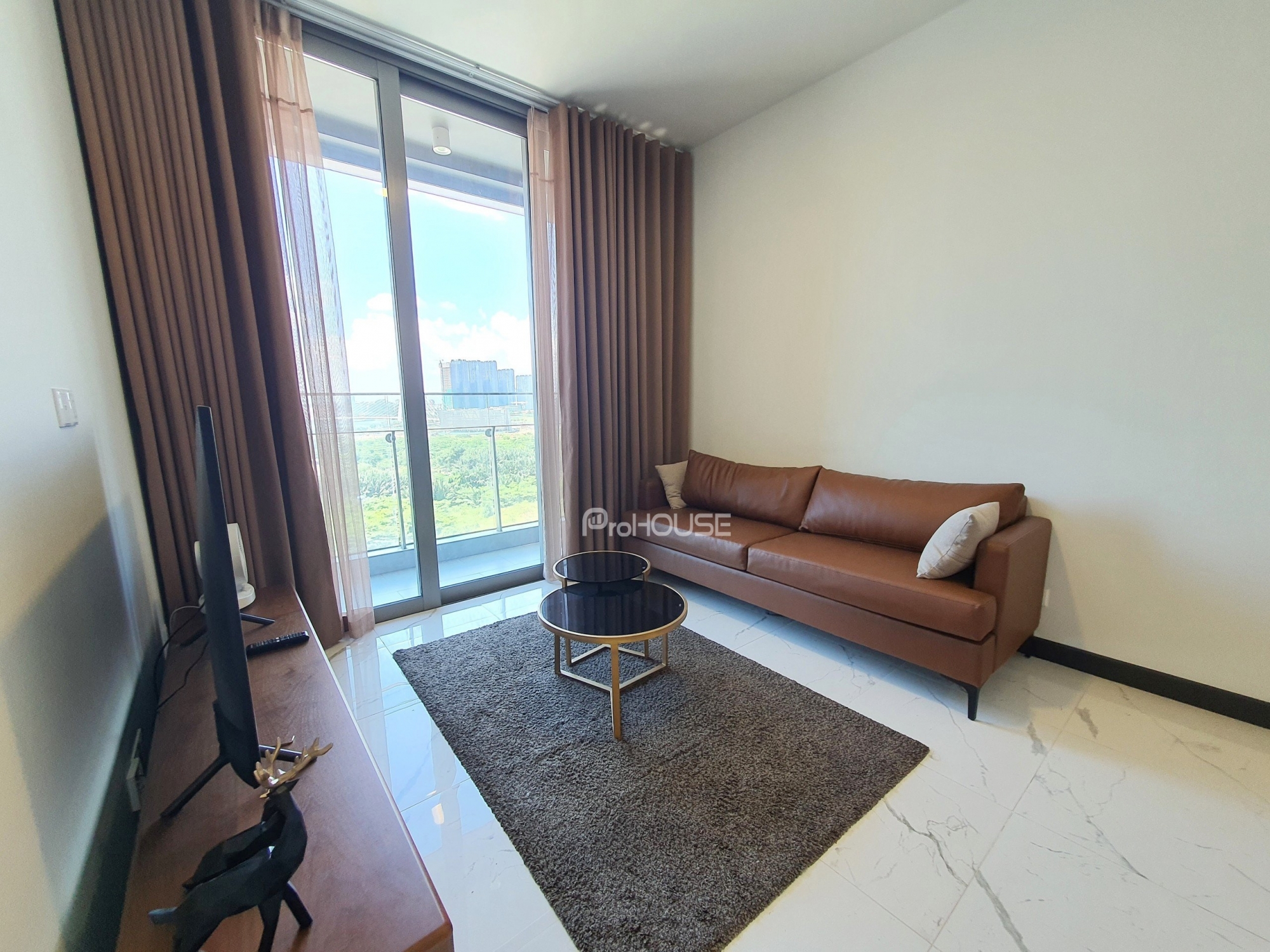 Elegant and fully furnished 1-bedroom apartment for rent in Empire City with clear view