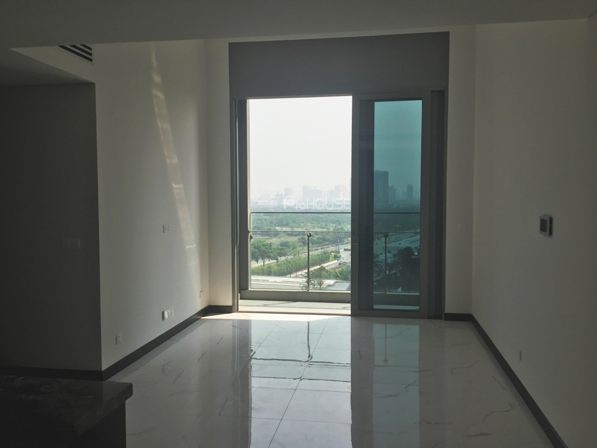 1 bedroom apartment for rent with open view in Tilia-Empire City with basic furniture
