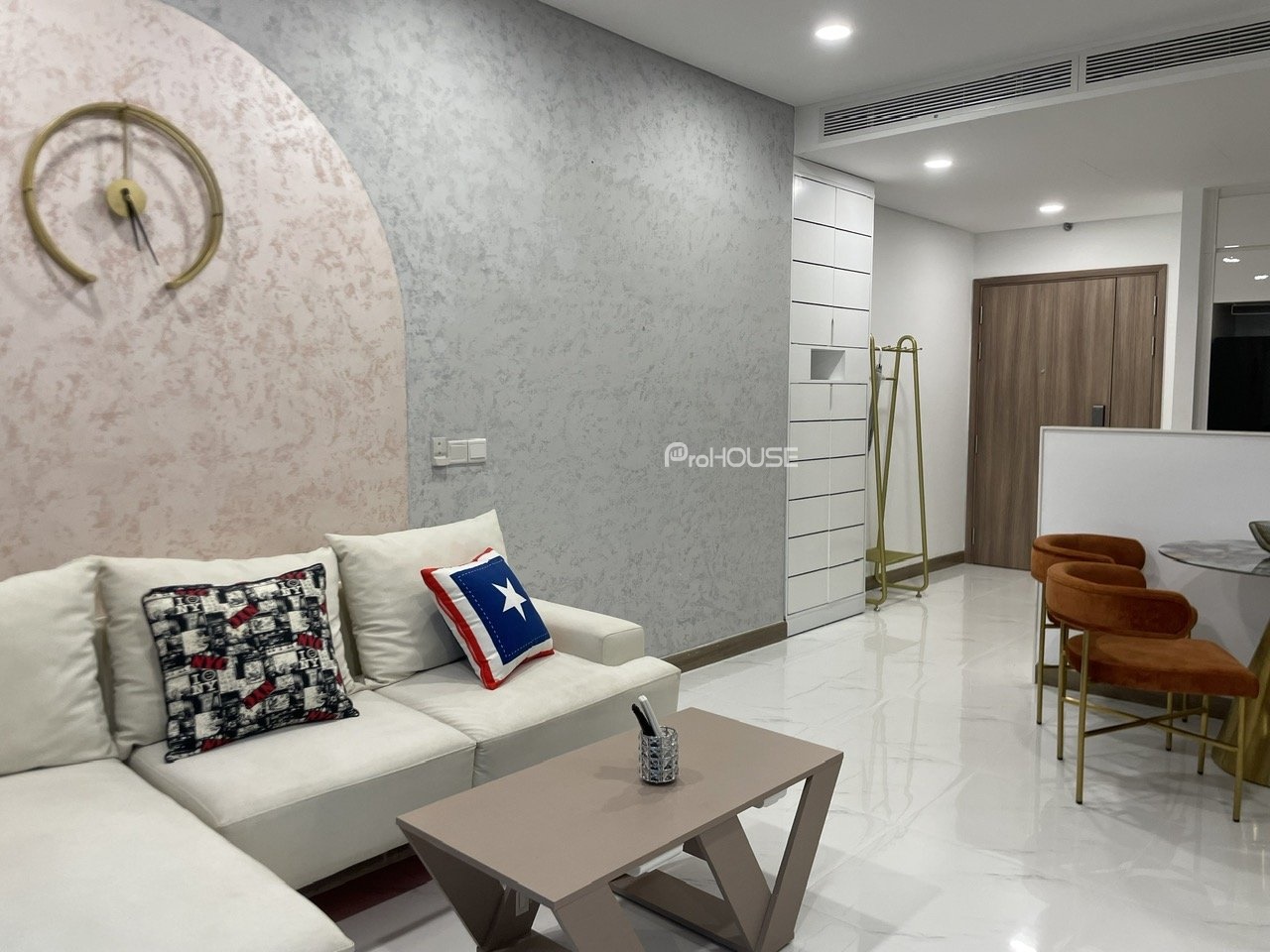 City view high-floor apartment for rent in Sunwah Pearl with full furniture
