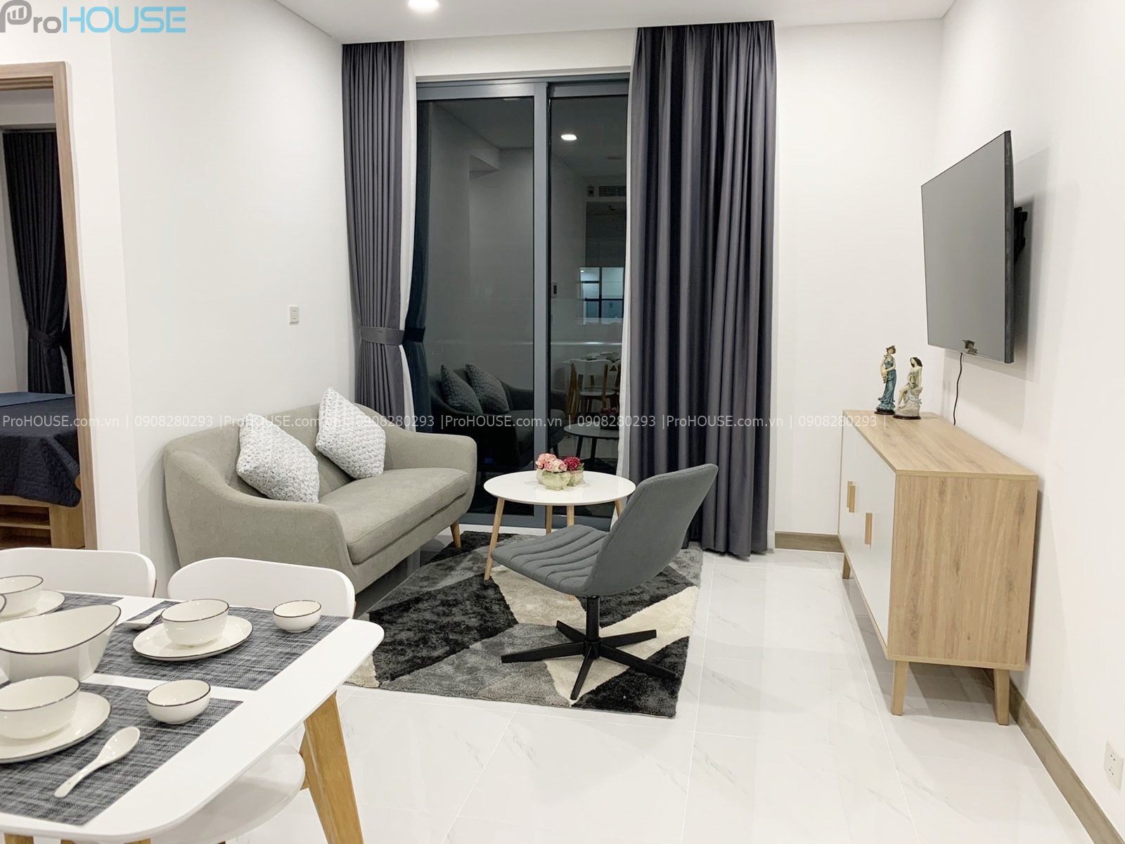 Nice 1BR apartment for rent in Sunwah Pearl with modern furniture
