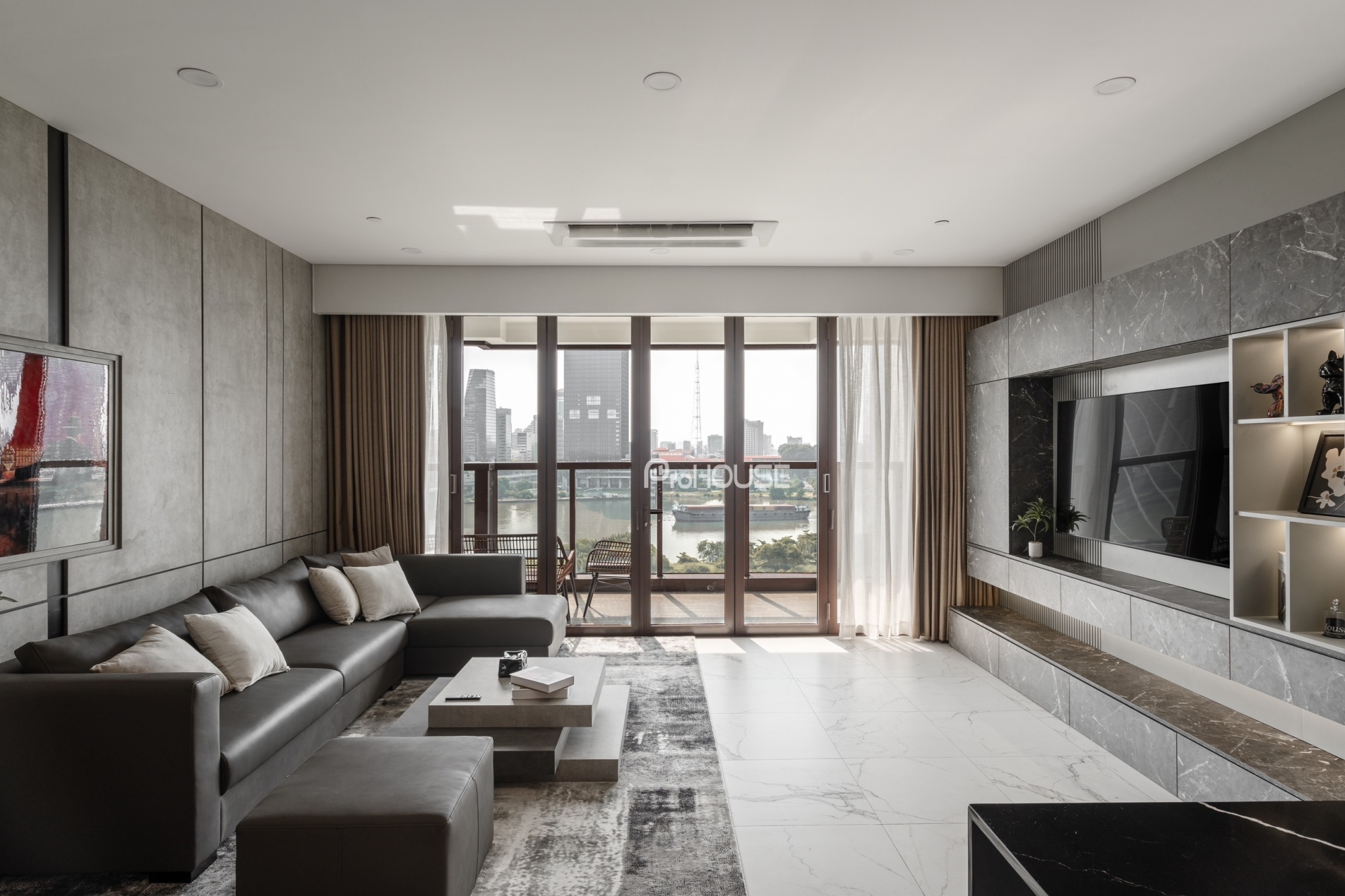 Direct river view luxury apartment for sale at The Metropole Thu Thiem with full furniture