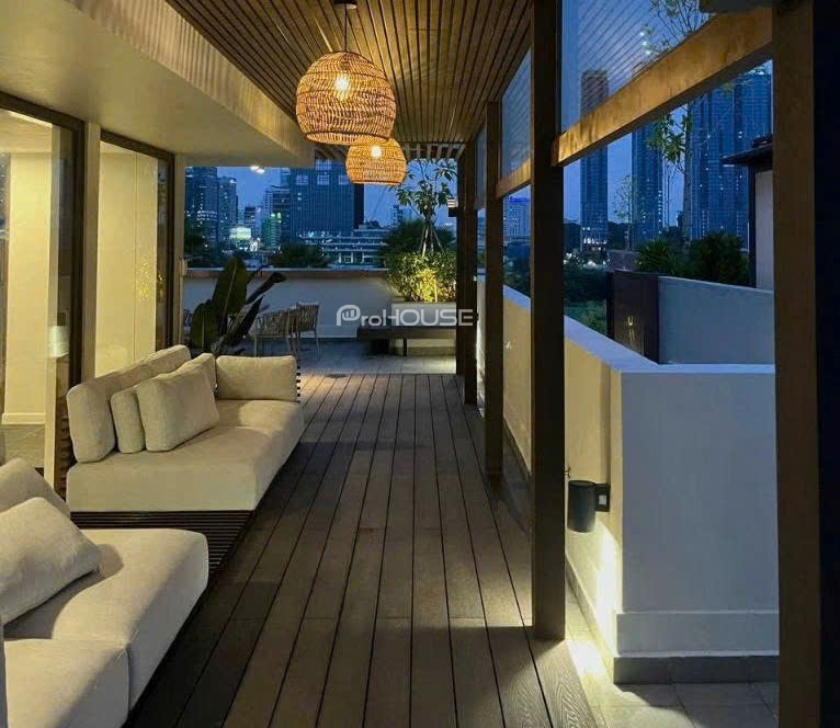 Bán căn hộ Metropole có sân vườn riêng | 2 phòng ngủ | View sông và hồ bơi