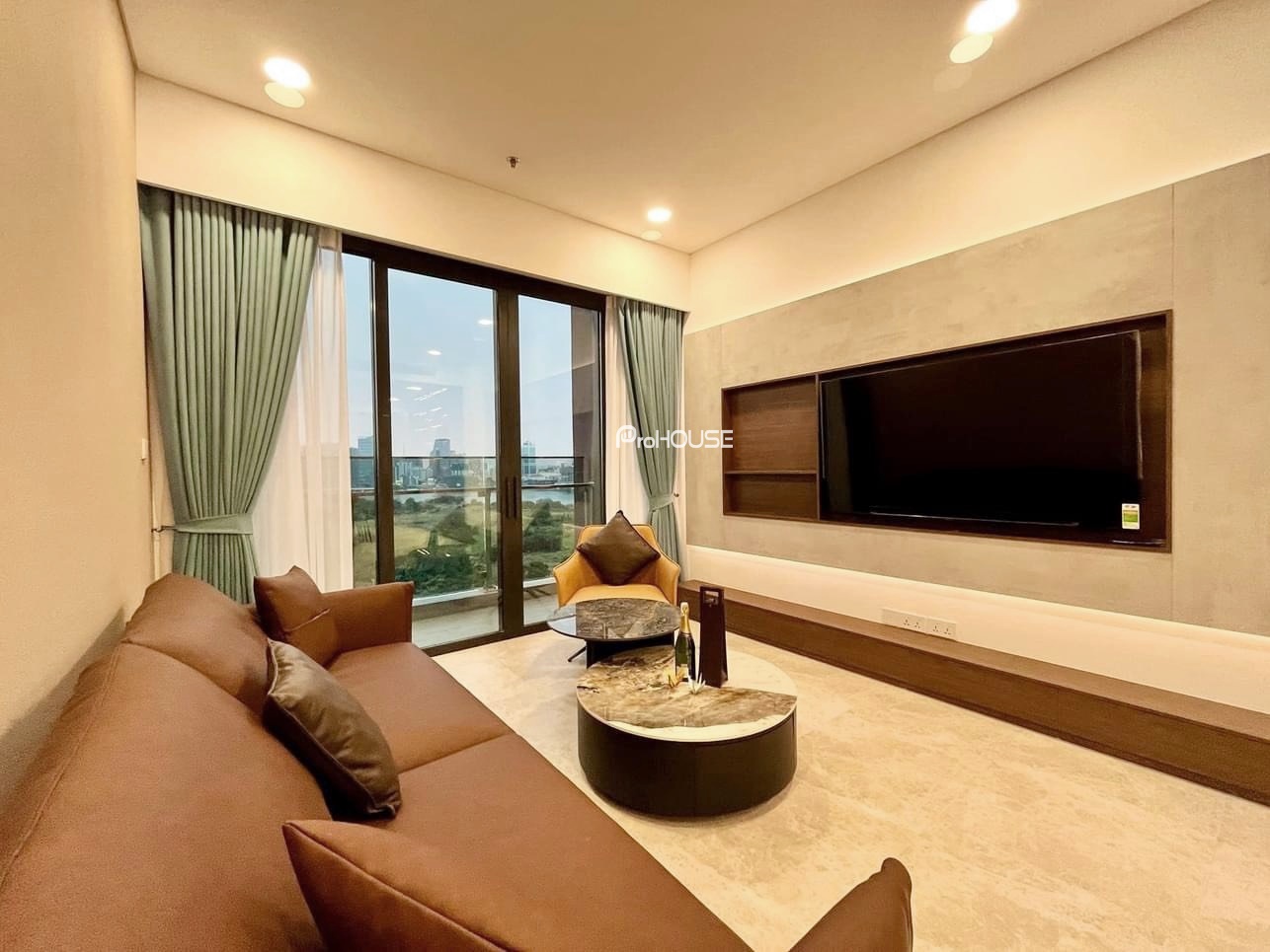 Luxurious and fully furnished 3 bedroom apartment for rent in The River Thu Thiem