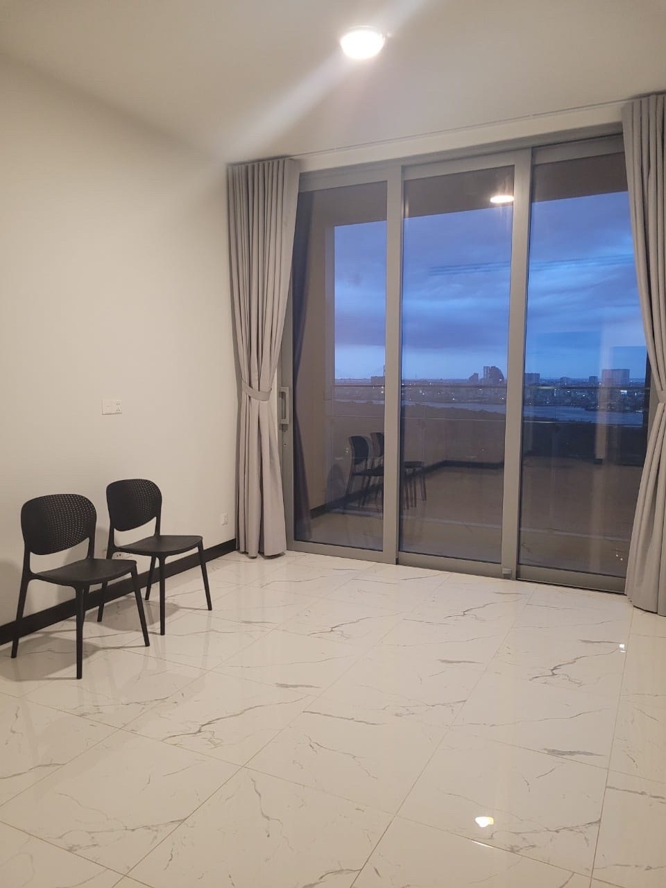 2 bedroom apartment for rent in Empire City with cheap price