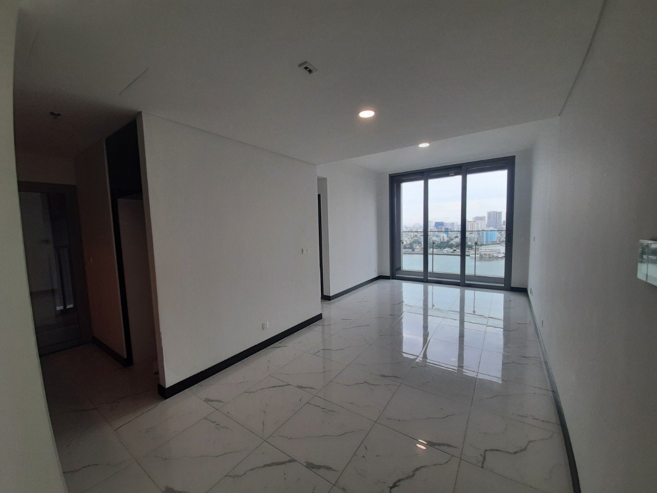 River view 1 bedroom apartment for sale in Empire City with cheap price