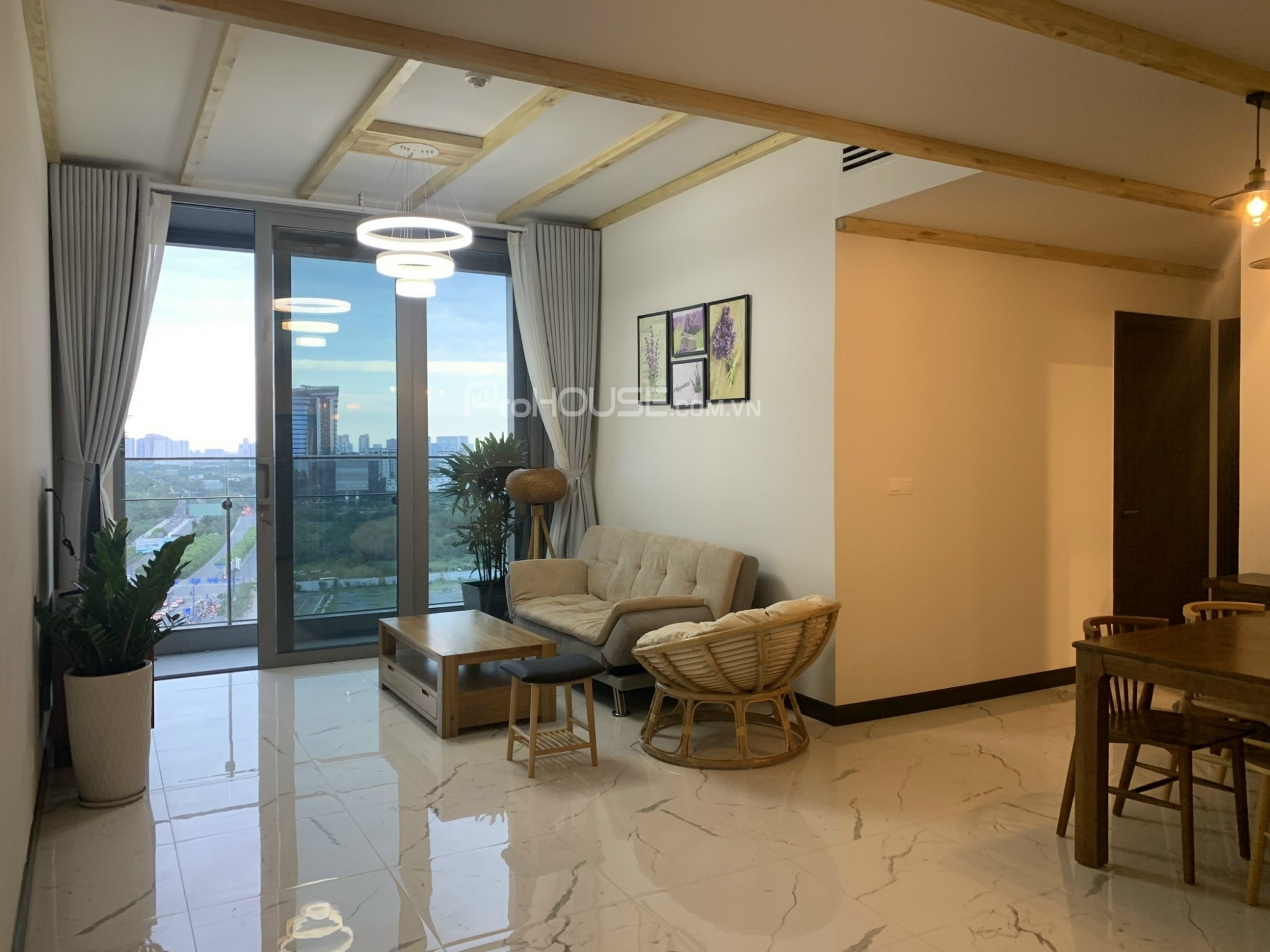 Open view 2 bedroom apartment for rent in Empire City with full furniture