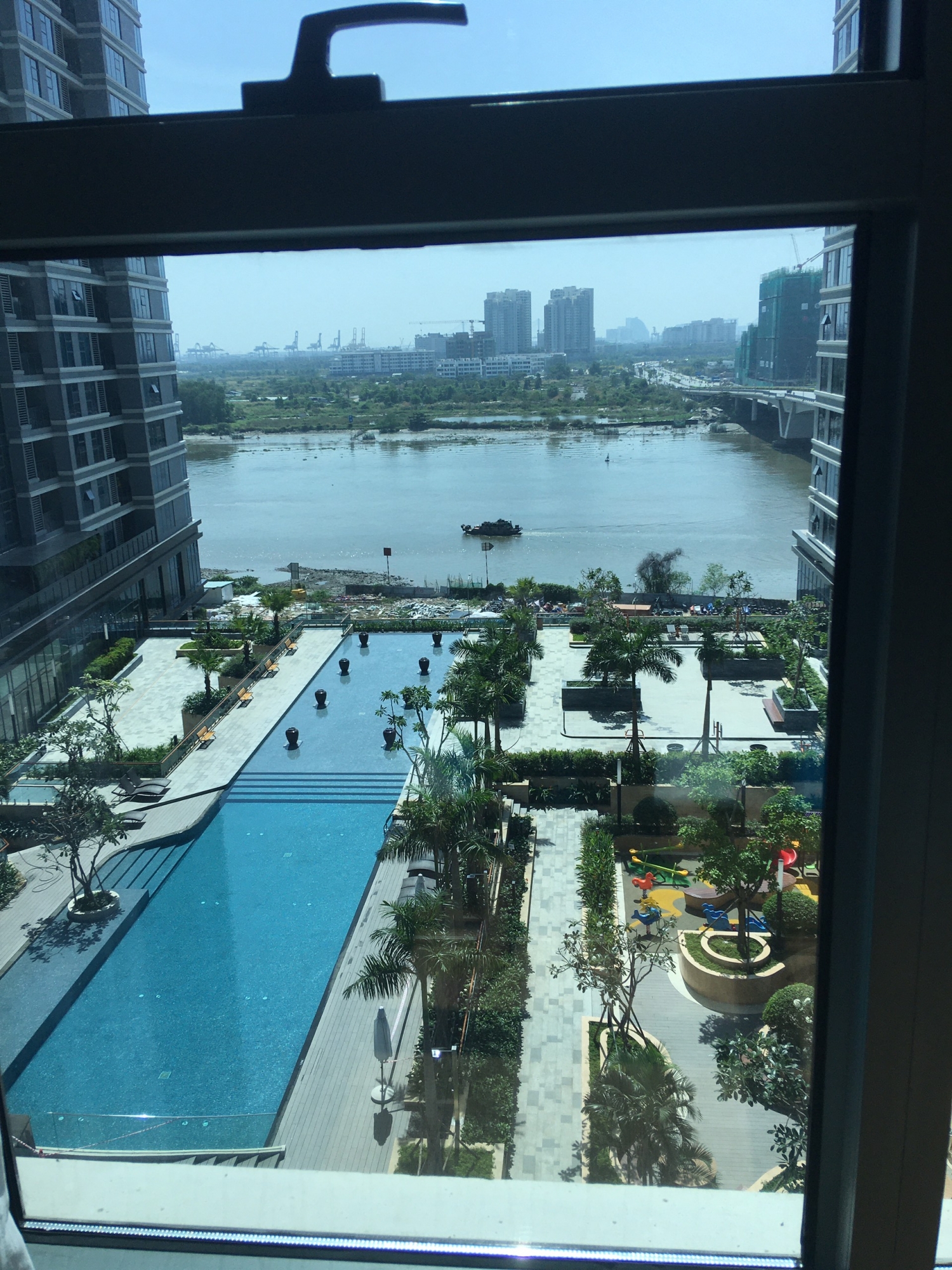 2 bedroom apartment for rent with pool view White House tower - Sunwah Pearl