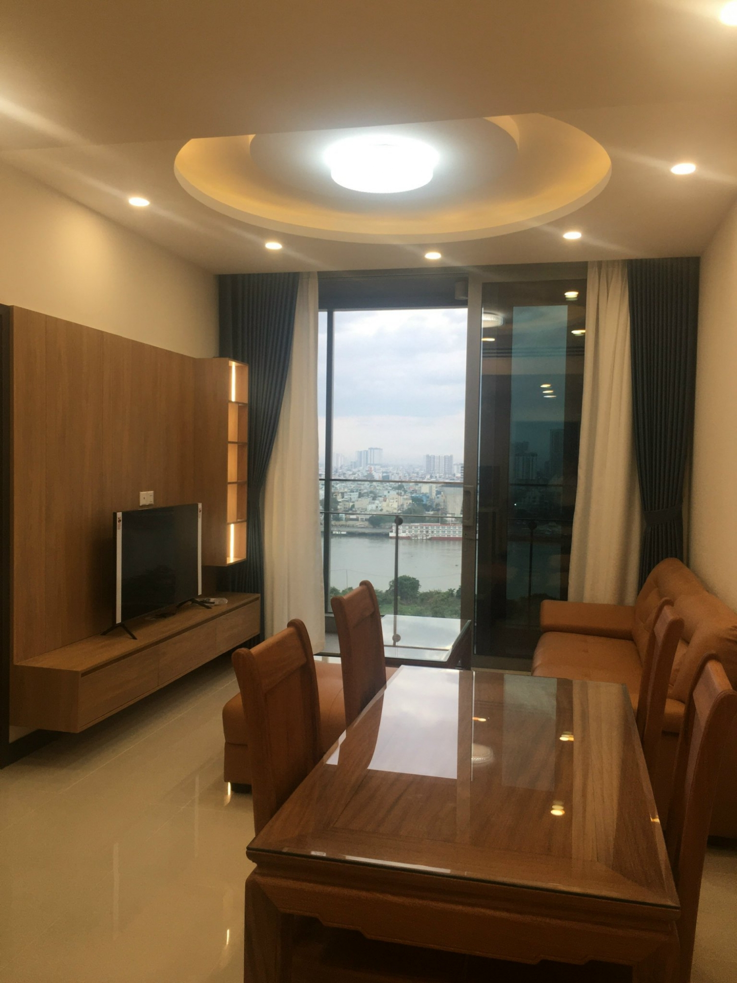 High floor 1 bedroom apartment for rent with river view in Empire City