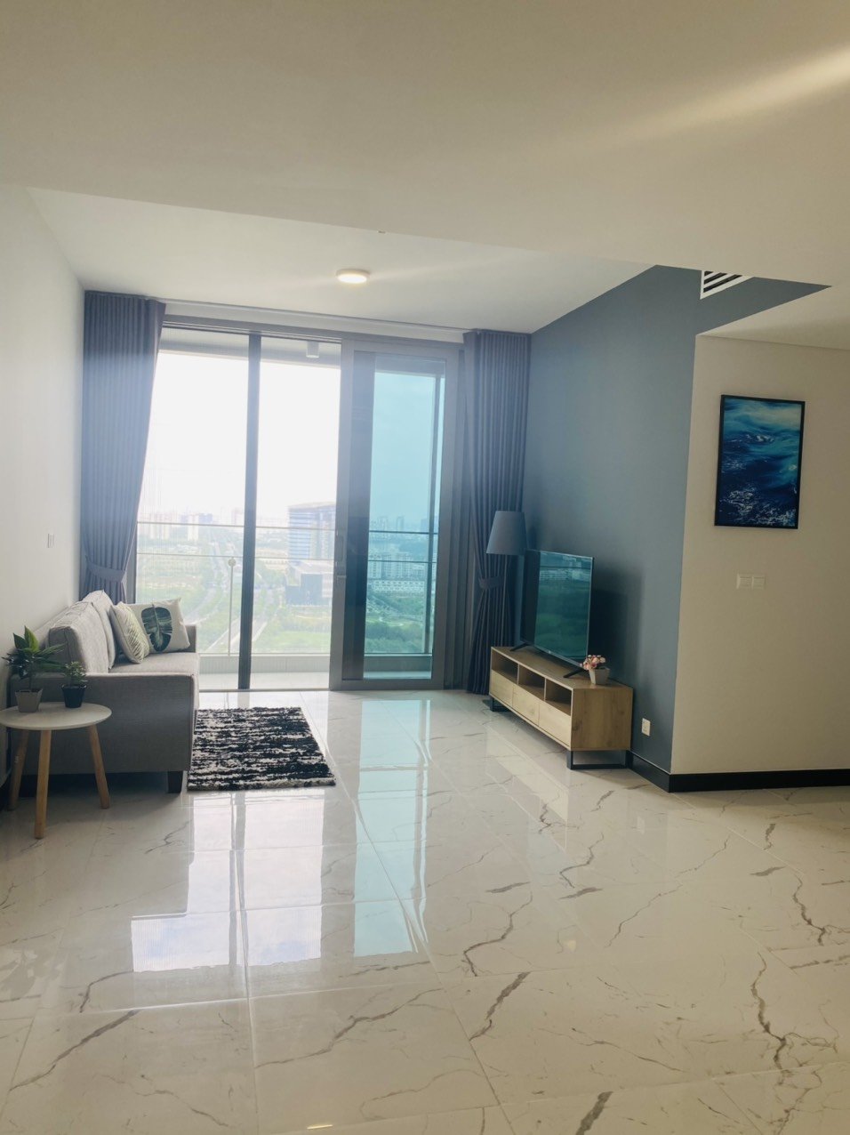 High floor 2 bedroom apartment with open view for rent in Empire City