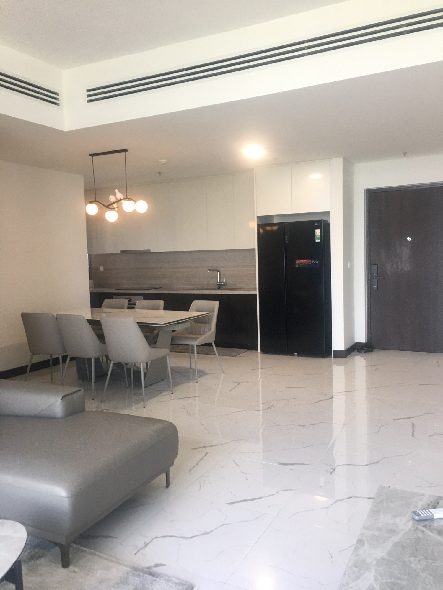 2 bedroom apartment for rent on high floor with full furniture in Empire City