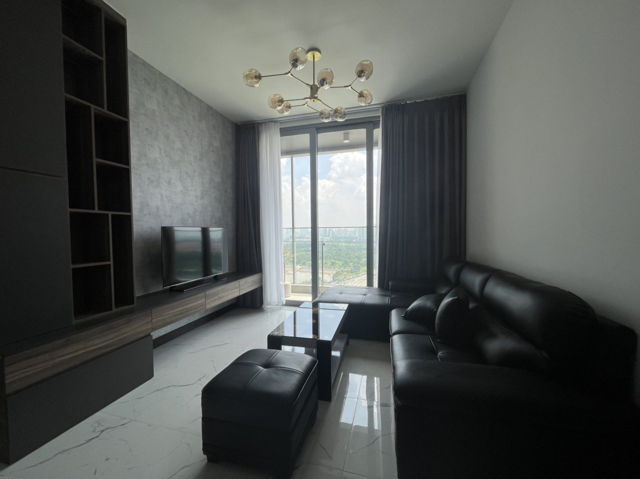 EMPIRE CITY APARTMENT FOR RENT 2PN COOL RIVER VIEW
