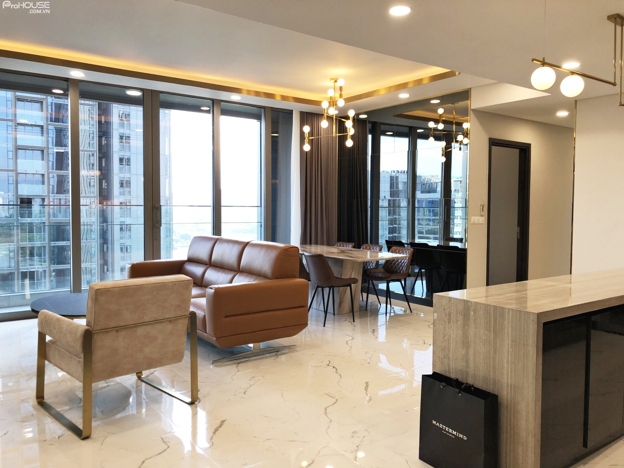 Cho thuê căn hộ cao cấp với thiết kế hiện đại 3 phòng ngủ tại Empire City 