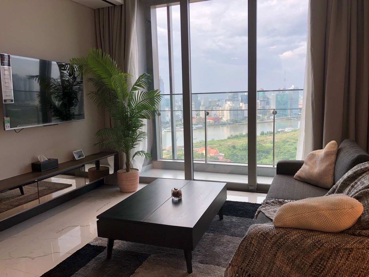 Empire City for rent 1 bedroom European style apartment with river view