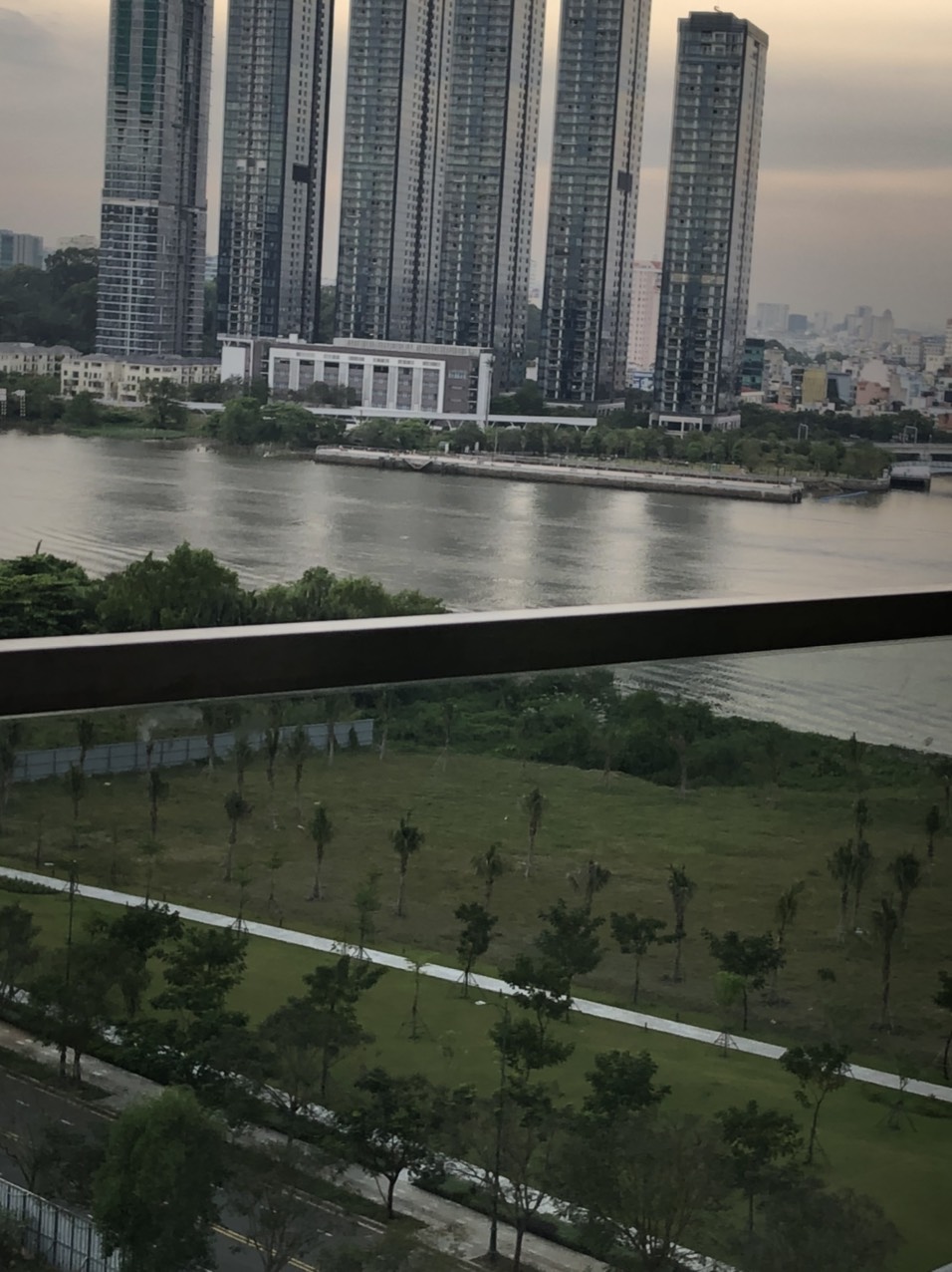 1 bedroom apartment for rent with river view in The River Thu Thiem