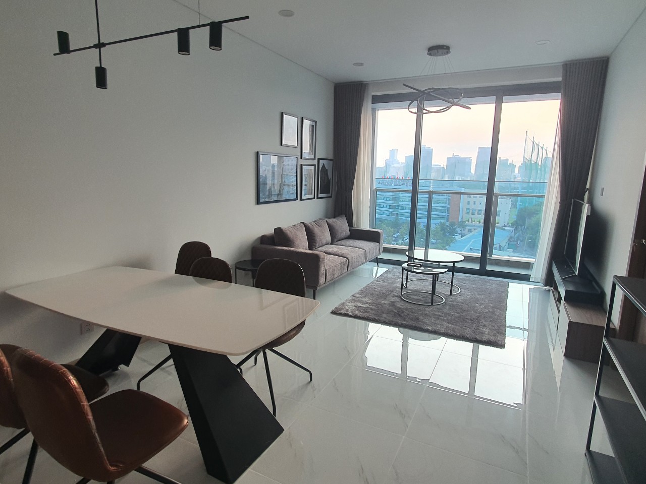 2 bedroom apartment for rent in Sunwah Pearl with panoramic city view
