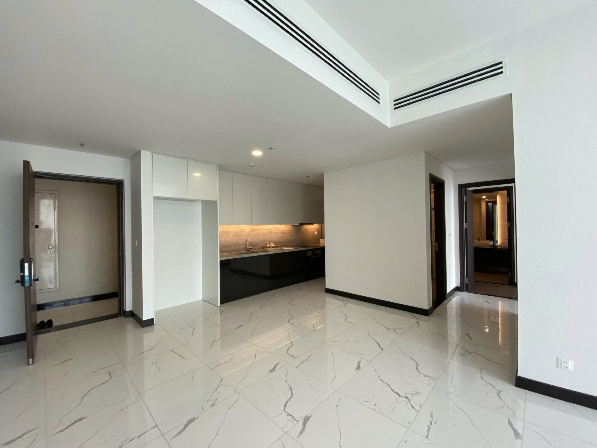 2 bedroom apartment for rent at Empire City Linden with open view