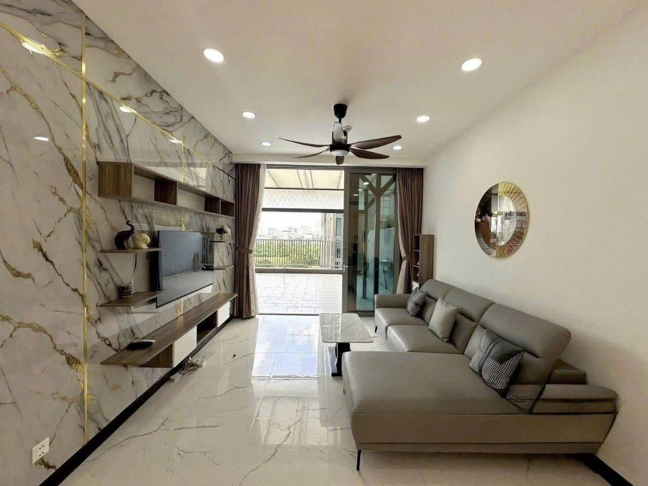 Cho thuê căn hộ Empire City 1 phòng ngủ có sân vườn riêng rộng rãi