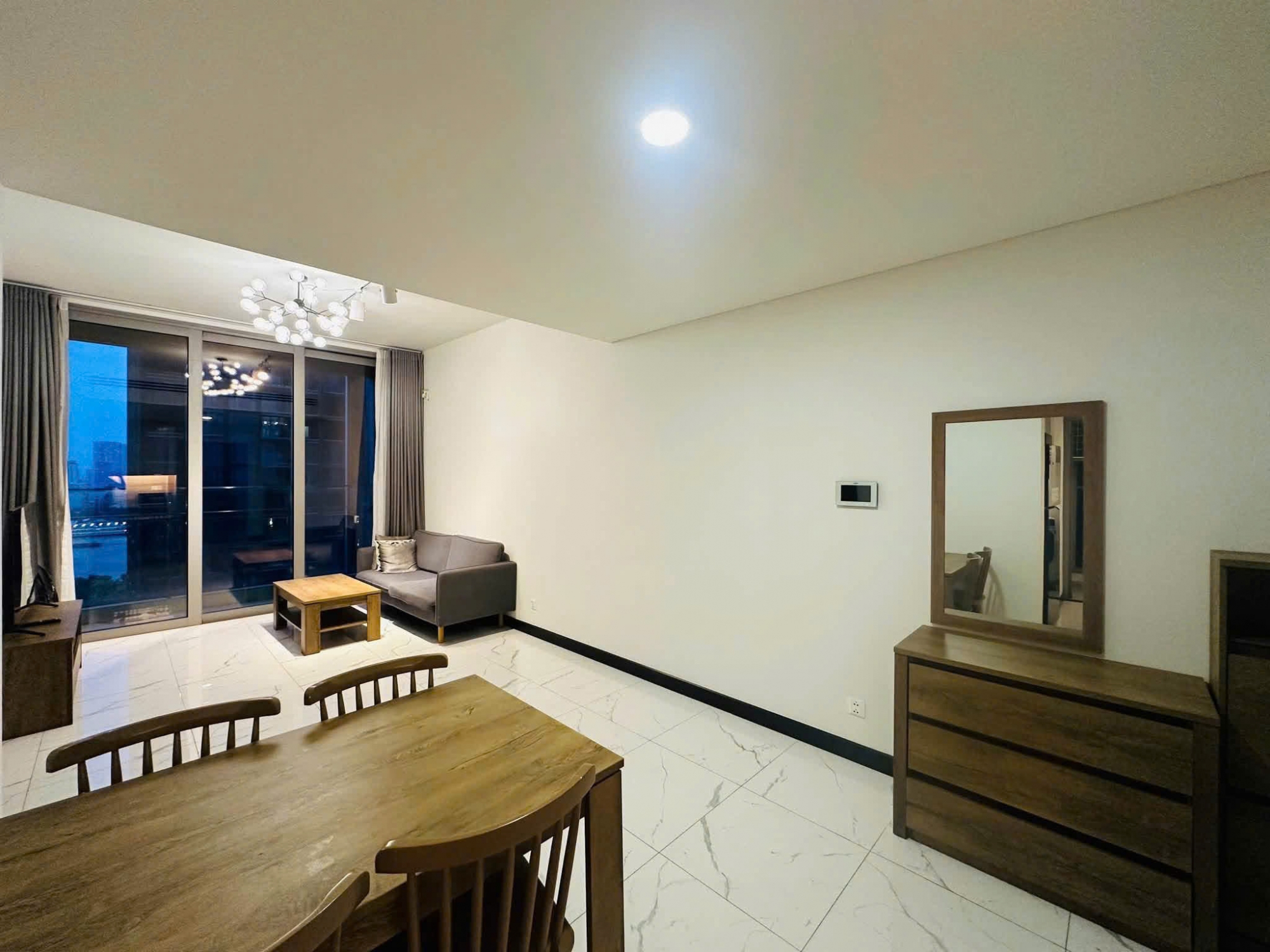 Cho thuê căn hộ Empire City Linden 1 phòng ngủ view Quận 1 và sông