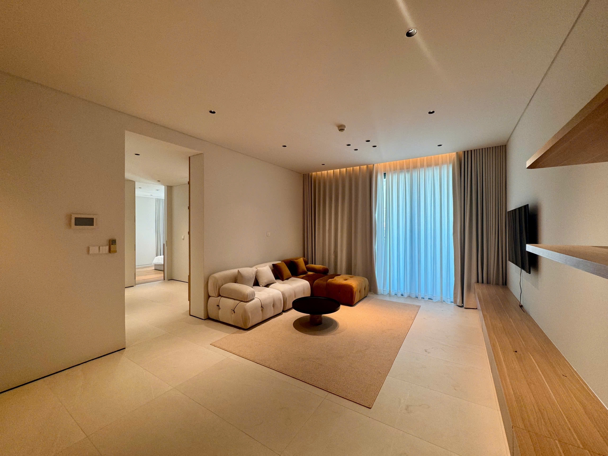Cho thuê căn hộ Sunwah Pearl Golden House 3 phòng ngủ full nội thất đẹp
