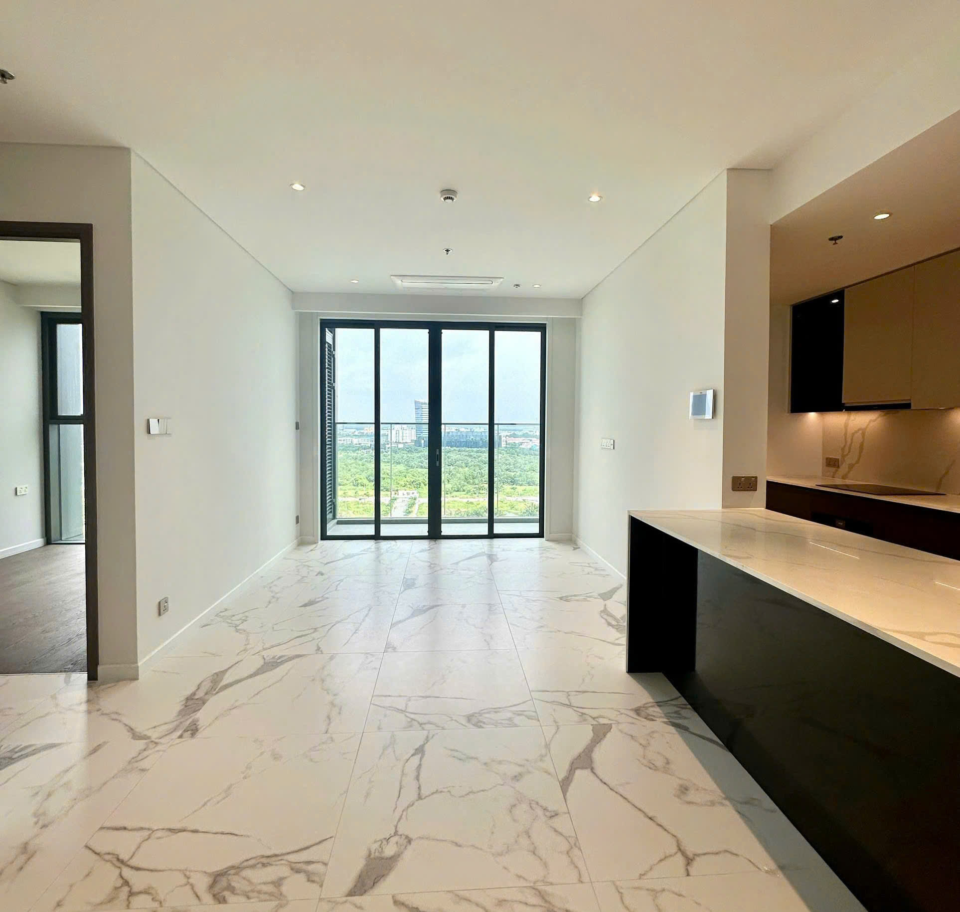 The Crest Metropole 2 bedroom apartment for rent basic furnishing open view